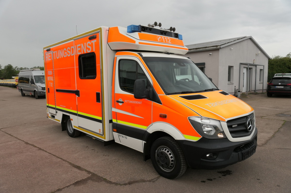 MERCEDES-BENZ Sprinter 519 CDI Klima Krankenwagen - Reševalno vozilo: slika 1 MERCEDES-BENZ Sprinter 519 CDI Klima Krankenwagen - Reševalno vozilo: slika 1