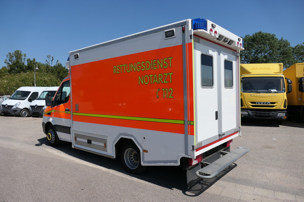 MERCEDES-BENZ Sprinter 519 CDI Klima Krankenwagen - Reševalno vozilo: slika 4 MERCEDES-BENZ Sprinter 519 CDI Klima Krankenwagen - Reševalno vozilo: slika 4