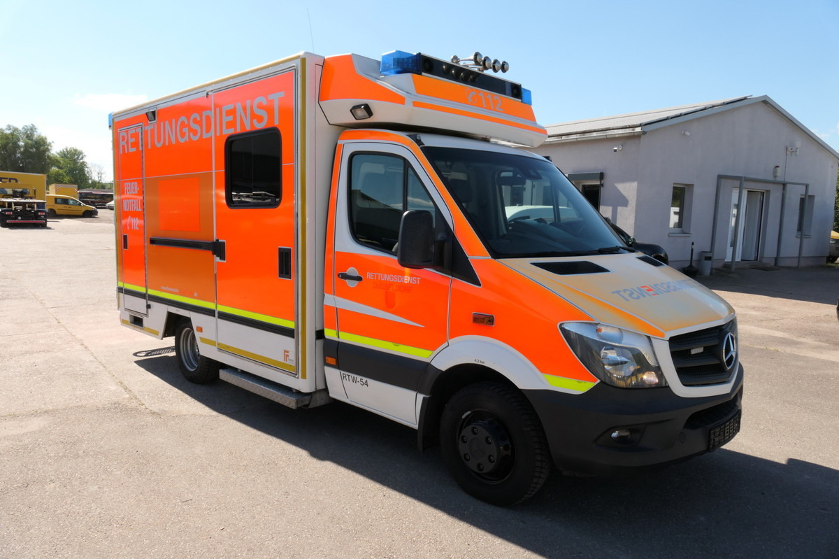 MERCEDES-BENZ Sprinter 519 CDI Klima Krankenwagen - Reševalno vozilo: slika 2 MERCEDES-BENZ Sprinter 519 CDI Klima Krankenwagen - Reševalno vozilo: slika 2