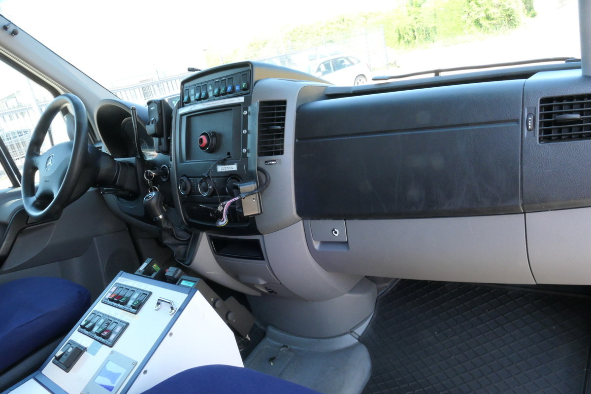 Reševalno vozilo MERCEDES-BENZ Sprinter 519 CDI Klima Krankenwagen: slika 12