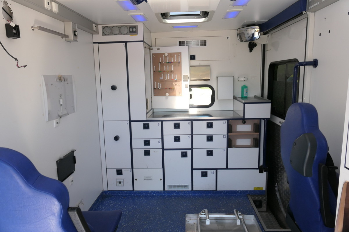 Reševalno vozilo MERCEDES-BENZ Sprinter 519 CDI Klima Krankenwagen: slika 7