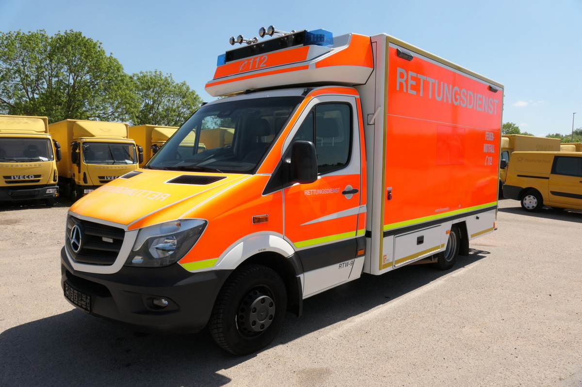 MERCEDES-BENZ Sprinter 519 CDI Klima Krankenwagen - Reševalno vozilo: slika 2 MERCEDES-BENZ Sprinter 519 CDI Klima Krankenwagen - Reševalno vozilo: slika 2