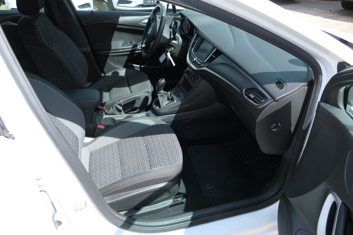 OPEL Astra Sports Tourer 1.5 CDTI KLIMA - Karavan: slika 5 OPEL Astra Sports Tourer 1.5 CDTI KLIMA - Karavan: slika 5