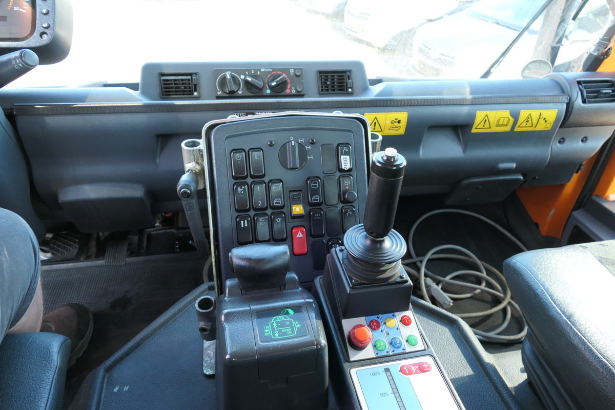 Tovornjak prekucnik UNIMOG U400 Euro5 Typ 405 VarioPilot 6 Zylinder SFZ KOM: slika 18 Tovornjak prekucnik UNIMOG U400 Euro5 Typ 405 VarioPilot 6 Zylinder SFZ KOM: slika 18