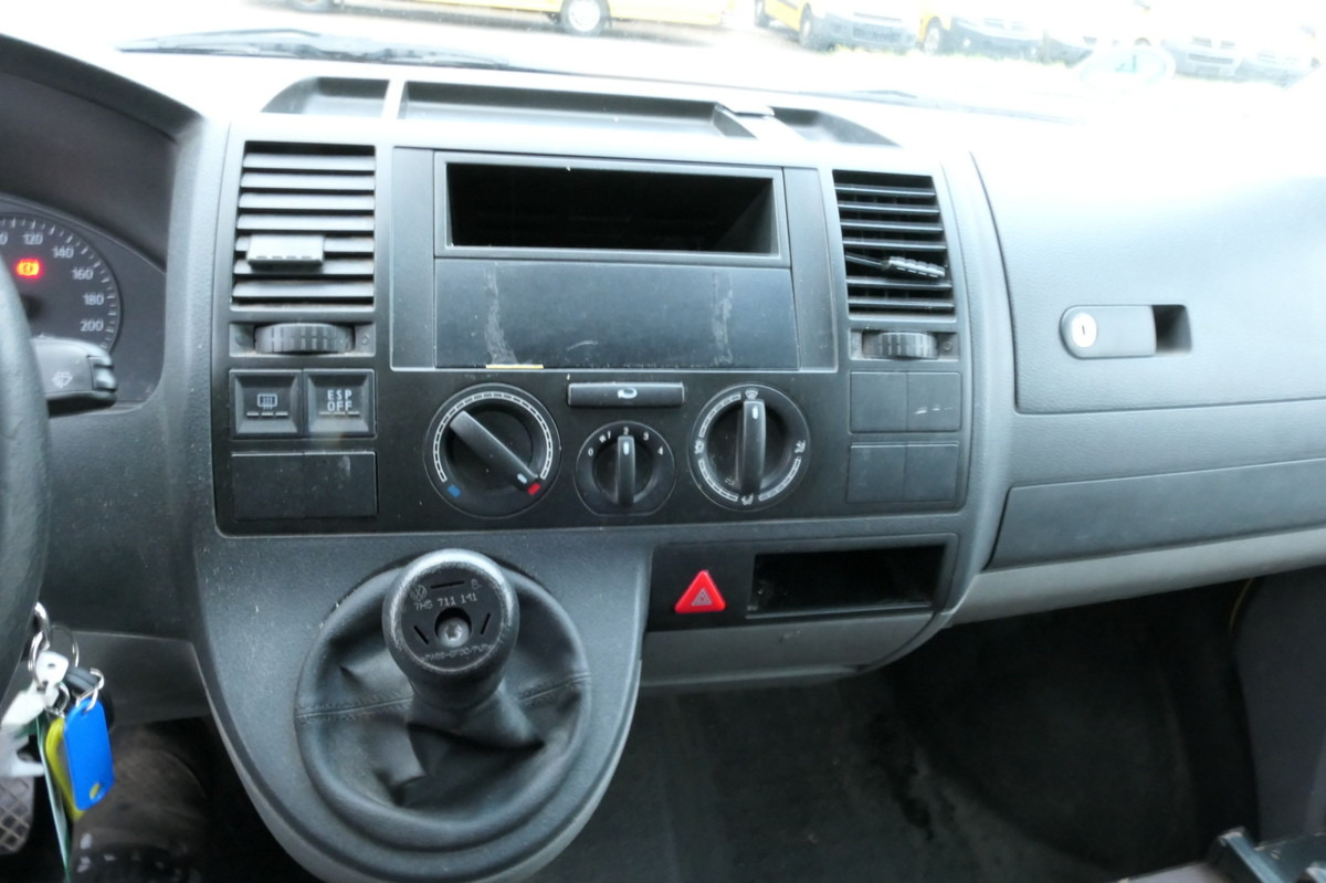 VW T5 Transporter 1.9 TDI PARKTRONIK 2xSCHIEBETÜR lizing VW T5 Transporter 1.9 TDI PARKTRONIK 2xSCHIEBETÜR: slika 11 VW T5 Transporter 1.9 TDI PARKTRONIK 2xSCHIEBETÜR lizing VW T5 Transporter 1.9 TDI PARKTRONIK 2xSCHIEBETÜR: slika 11