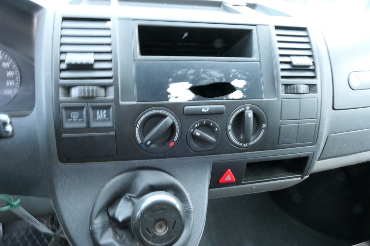 VW T5 Transporter 1.9 TDI PARKTRONIK 2xSCHIEBETÜR lizing VW T5 Transporter 1.9 TDI PARKTRONIK 2xSCHIEBETÜR: slika 13 VW T5 Transporter 1.9 TDI PARKTRONIK 2xSCHIEBETÜR lizing VW T5 Transporter 1.9 TDI PARKTRONIK 2xSCHIEBETÜR: slika 13