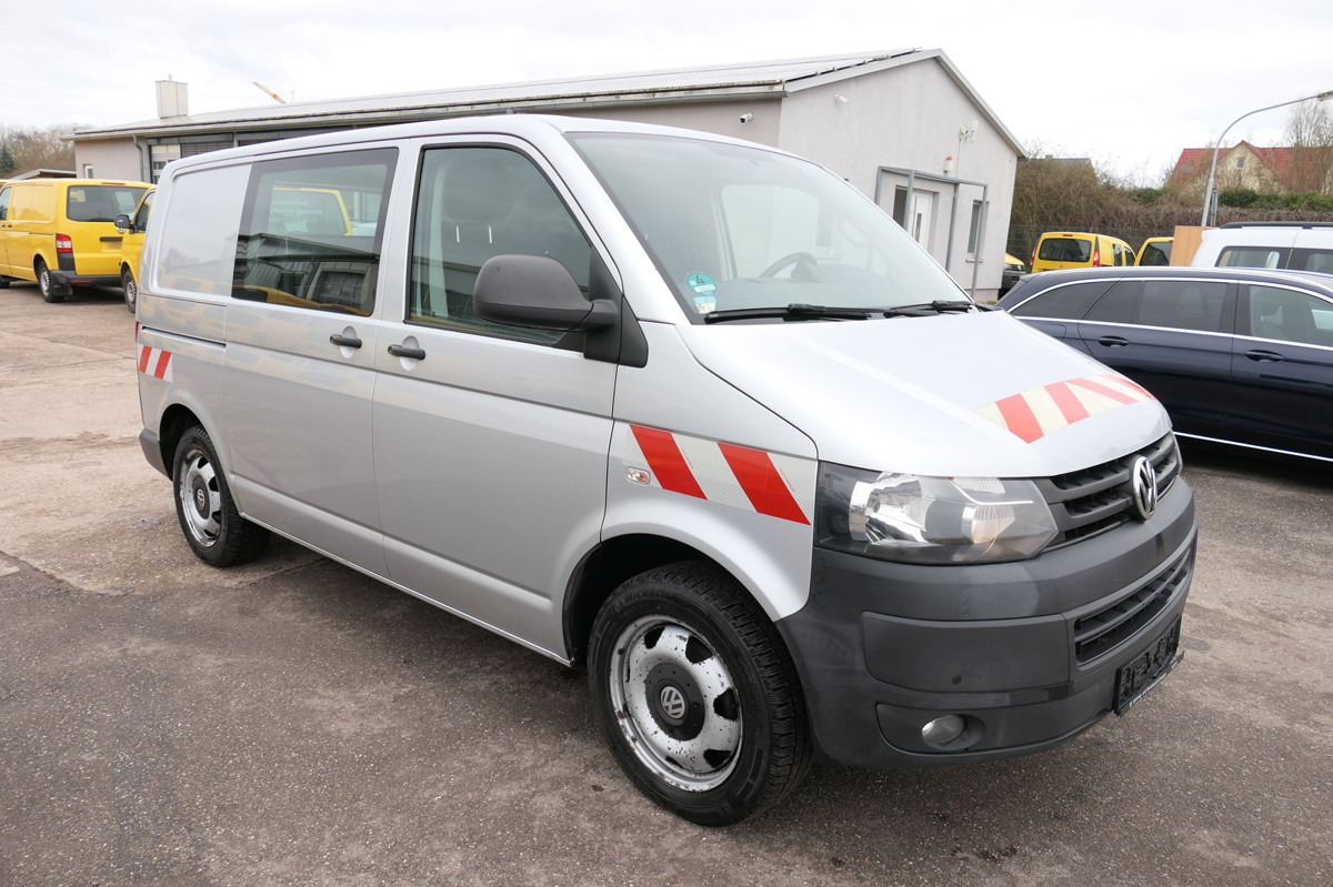 VW T5 Transporter 2.0 TDI 2Sitzer 4Motion AHK KLIMA - Mali kombi: slika 3 VW T5 Transporter 2.0 TDI 2Sitzer 4Motion AHK KLIMA - Mali kombi: slika 3