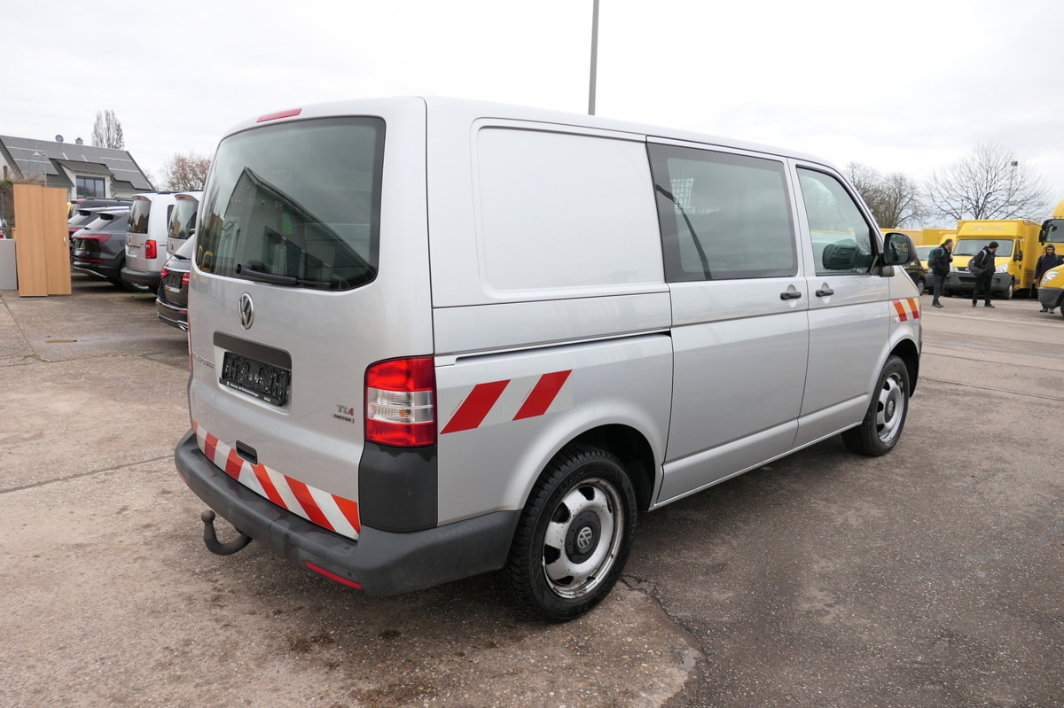 VW T5 Transporter 2.0 TDI 2Sitzer 4Motion AHK KLIMA - Mali kombi: slika 4 VW T5 Transporter 2.0 TDI 2Sitzer 4Motion AHK KLIMA - Mali kombi: slika 4