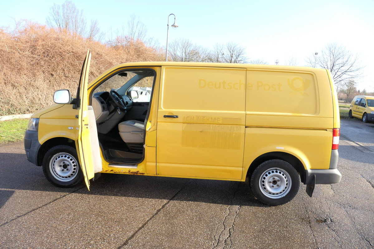 Interior photo 1: Mali kombi VW T5 Transporter 2.0 TDI EURO-5 2xSCHIEBETÜR PARKT