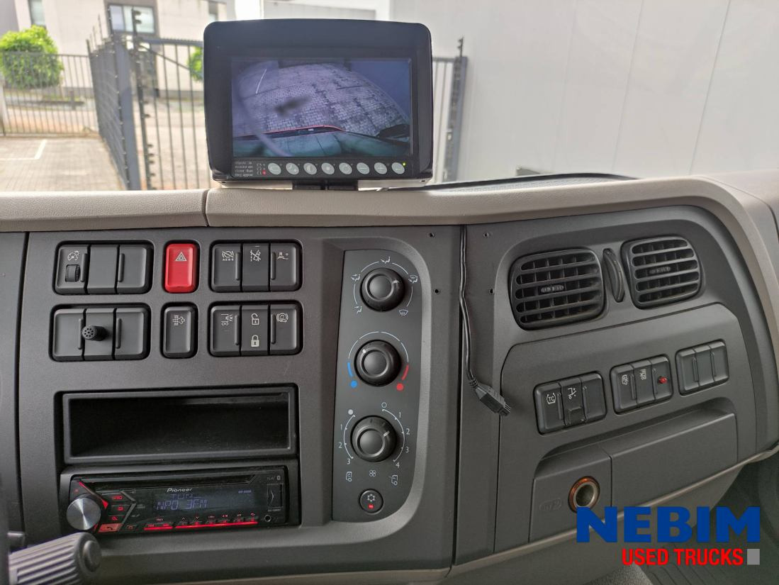DAF LF 230 4x2 19.000Kg - 2200Kg Taillift - Tovornjak zabojnik: slika 5 DAF LF 230 4x2 19.000Kg - 2200Kg Taillift - Tovornjak zabojnik: slika 5
