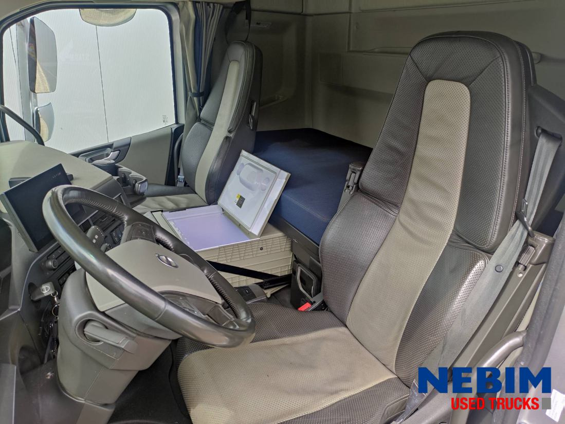 Volvo FH 460 4X2 LNG - Full AIR / Leather interior - Vlačilec: slika 3 Volvo FH 460 4X2 LNG - Full AIR / Leather interior - Vlačilec: slika 3