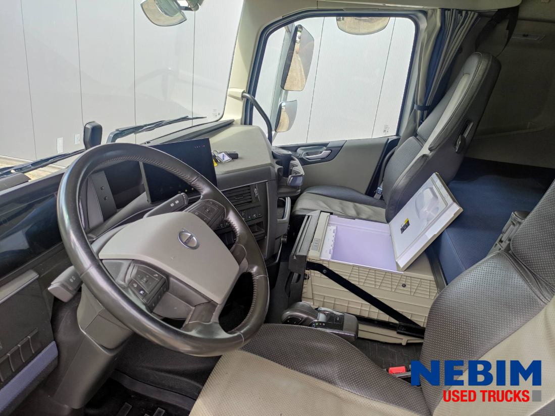 Volvo FH 460 4X2 LNG - Full AIR / Leather interior - Vlačilec: slika 4 Volvo FH 460 4X2 LNG - Full AIR / Leather interior - Vlačilec: slika 4