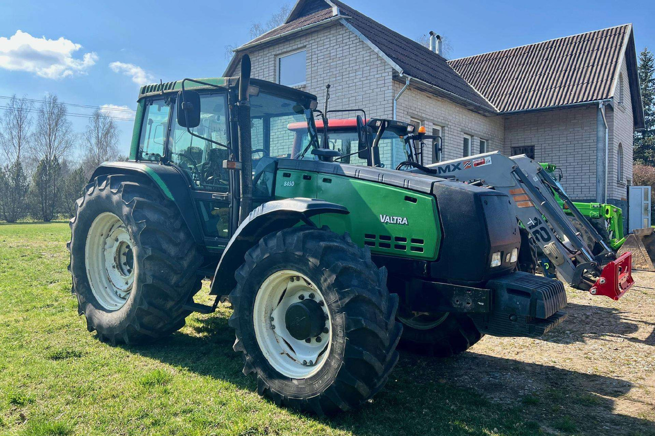 Valtra 8450 Mega - Traktor: slika 1 Valtra 8450 Mega - Traktor: slika 1