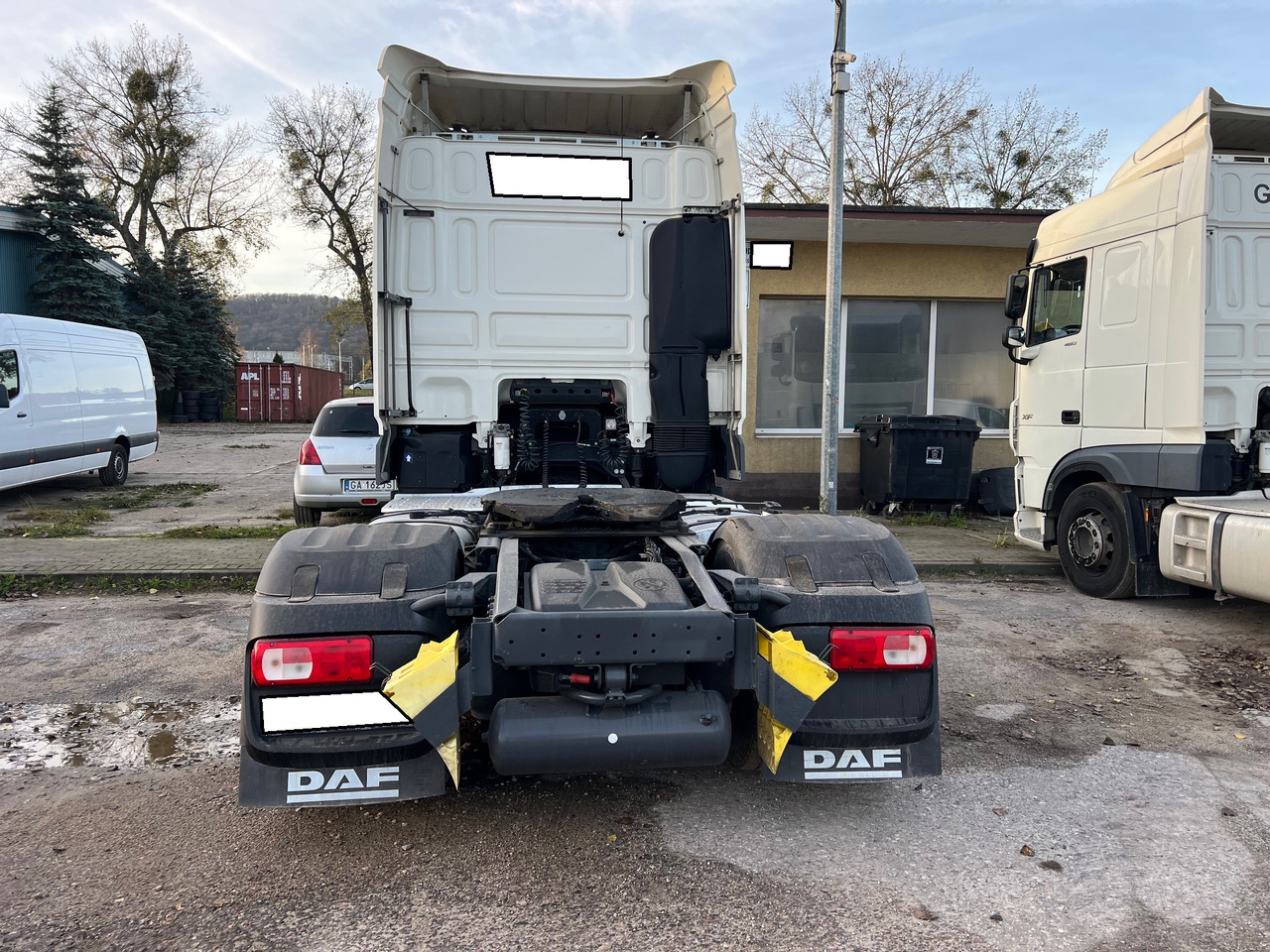 - Vlačilec: slika 2 - Vlačilec: slika 2