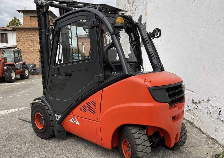 Linde H 35 D-02/393 - Diesel viličar: slika 2 Linde H 35 D-02/393 - Diesel viličar: slika 2