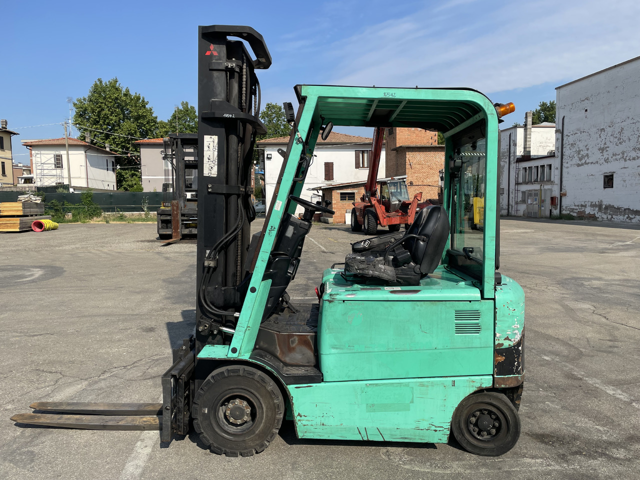 MITSUBISHI FB 25 - Električni viličar: slika 2 MITSUBISHI FB 25 - Električni viličar: slika 2