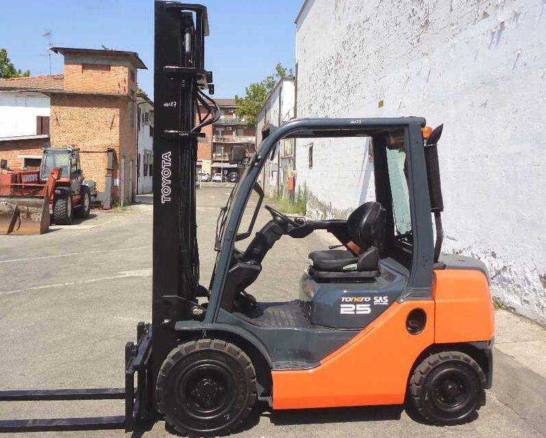 Toyota 06-8 FD 25 F - Diesel viličar: slika 3 Toyota 06-8 FD 25 F - Diesel viličar: slika 3