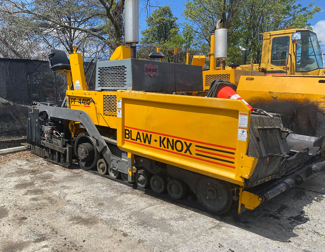 Blaw Knox PF-4410 - Asfaltni finišer: slika 1 Blaw Knox PF-4410 - Asfaltni finišer: slika 1