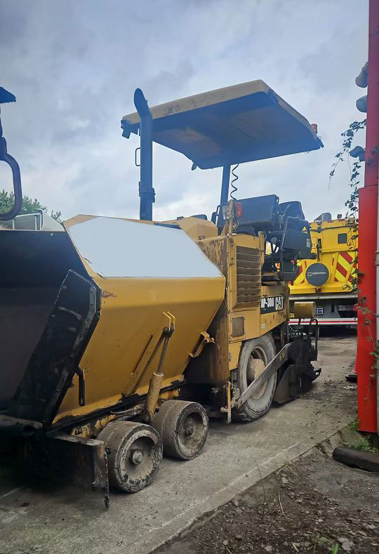 Caterpillar AP300D - Asfaltni finišer: slika 1 Caterpillar AP300D - Asfaltni finišer: slika 1