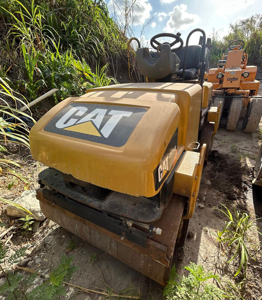 Caterpillar CB-214E - Valjar: slika 5 Caterpillar CB-214E - Valjar: slika 5