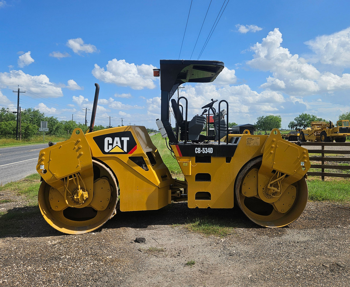 Caterpillar CB-534D - Valjar: slika 1 Caterpillar CB-534D - Valjar: slika 1