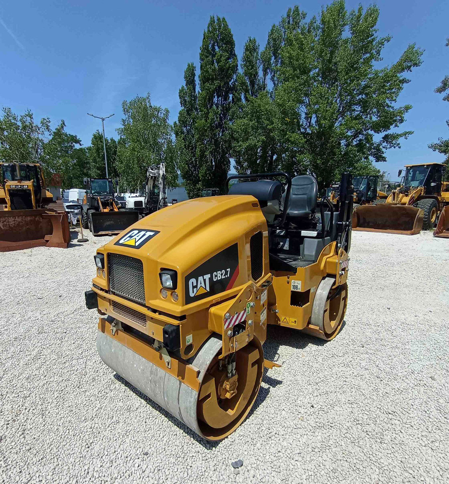 Caterpillar CB2.7 - Valjar: slika 1 Caterpillar CB2.7 - Valjar: slika 1