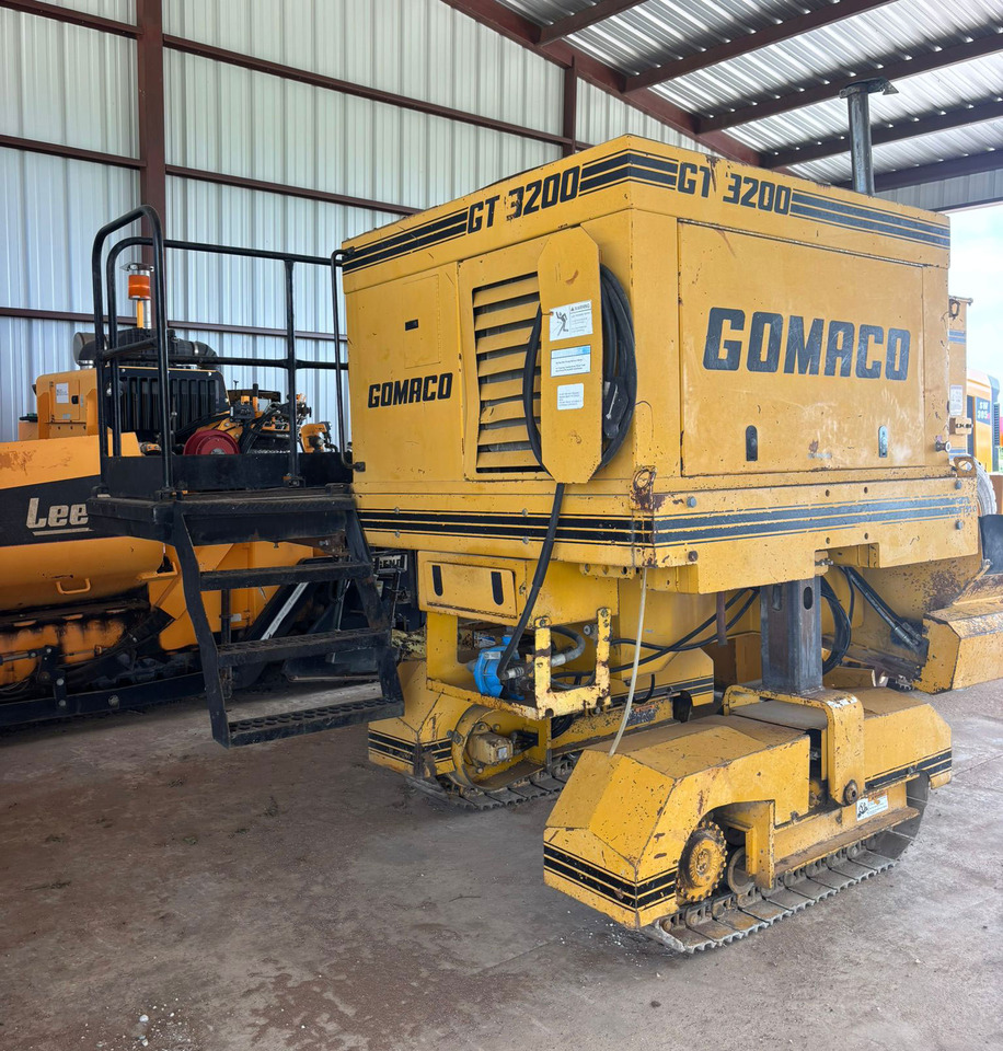 Gomaco GT-3200 - Asfaltni finišer: slika 1 Gomaco GT-3200 - Asfaltni finišer: slika 1
