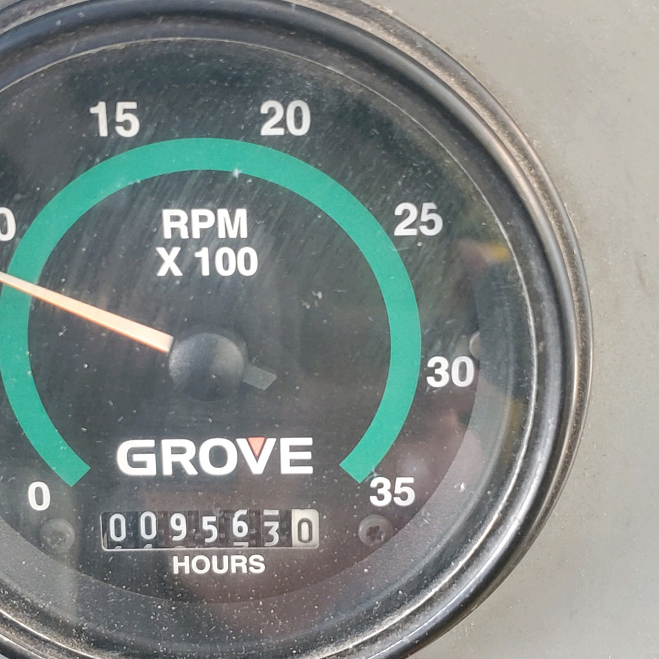 Avtodvigalo za grob teren Grove RT535E: slika 8