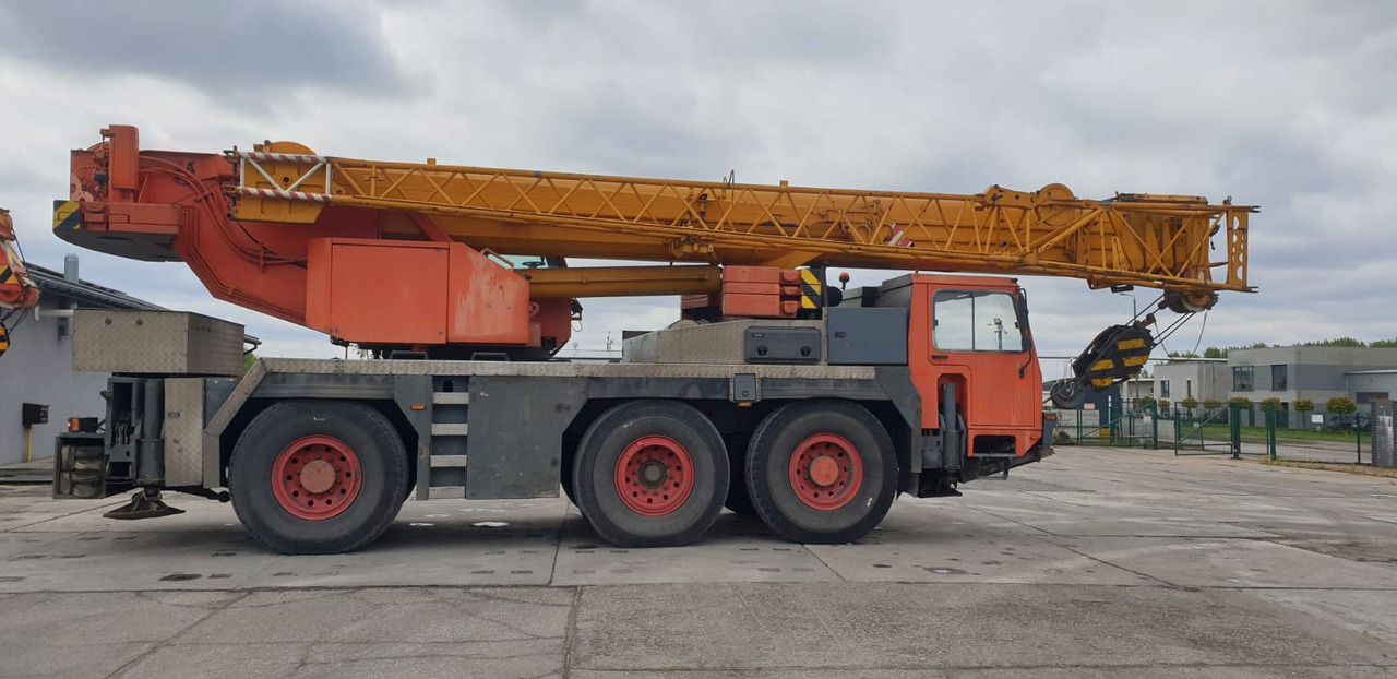Liebherr LTM 1050-1 - Avtodvigalo: slika 3 Liebherr LTM 1050-1 - Avtodvigalo: slika 3