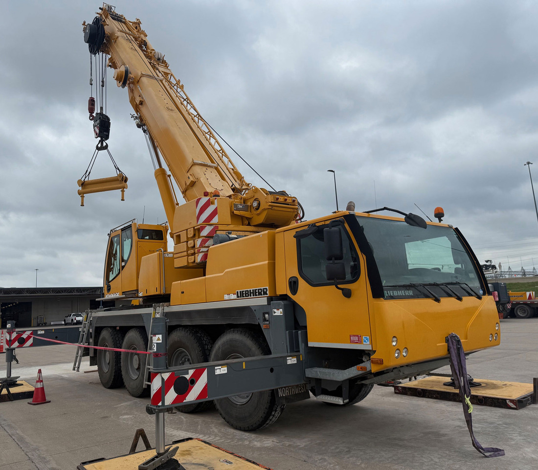 Liebherr LTM 1070-4.2 - Avtodvigalo: slika 2 Liebherr LTM 1070-4.2 - Avtodvigalo: slika 2