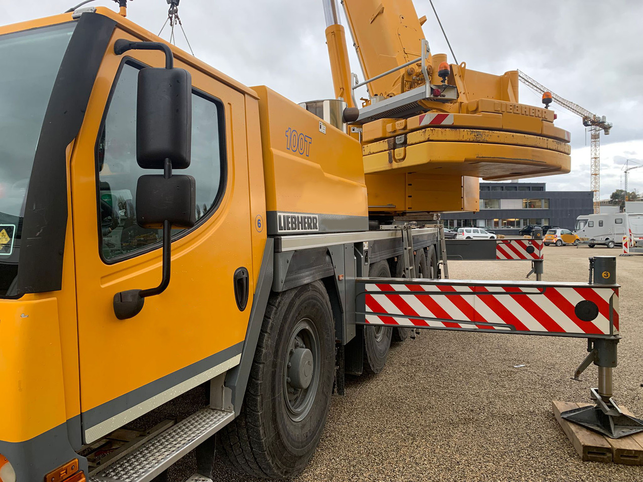 Liebherr LTM 1100-5.2 - Avtodvigalo: slika 4 Liebherr LTM 1100-5.2 - Avtodvigalo: slika 4