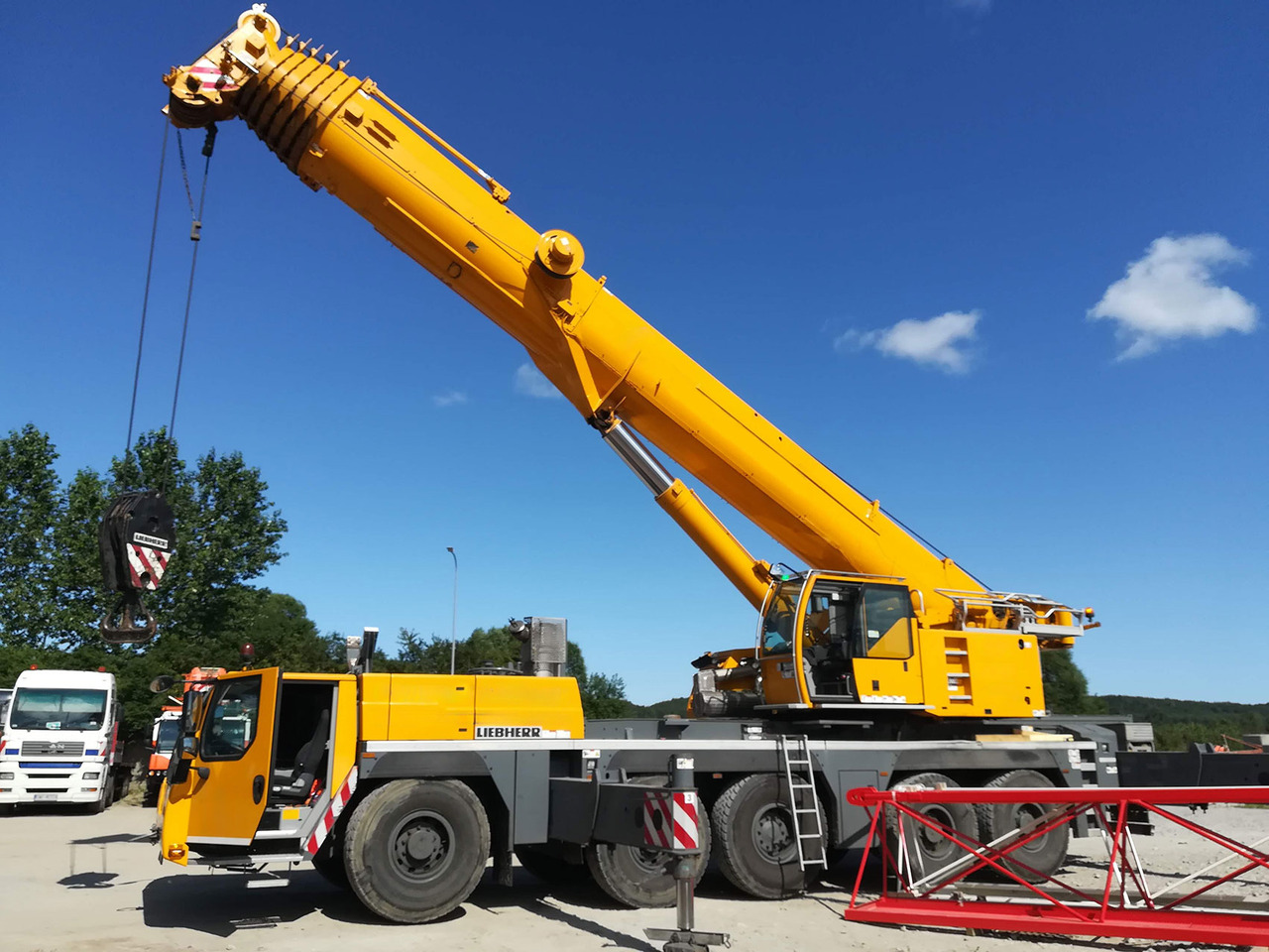 Liebherr LTM 1200-5.1 - Avtodvigalo: slika 2 Liebherr LTM 1200-5.1 - Avtodvigalo: slika 2