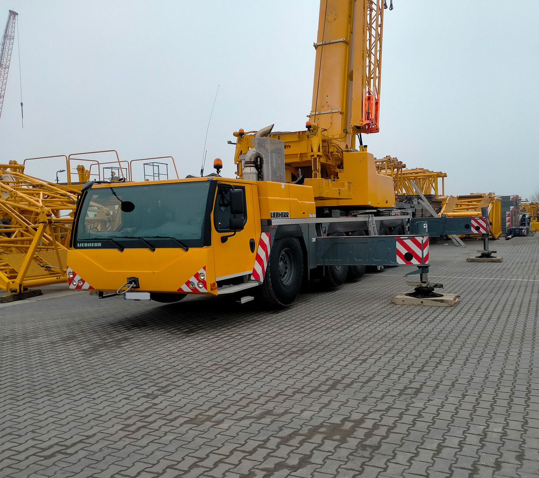 Liebherr LTM 1230-5.1 - Avtodvigalo: slika 2 Liebherr LTM 1230-5.1 - Avtodvigalo: slika 2