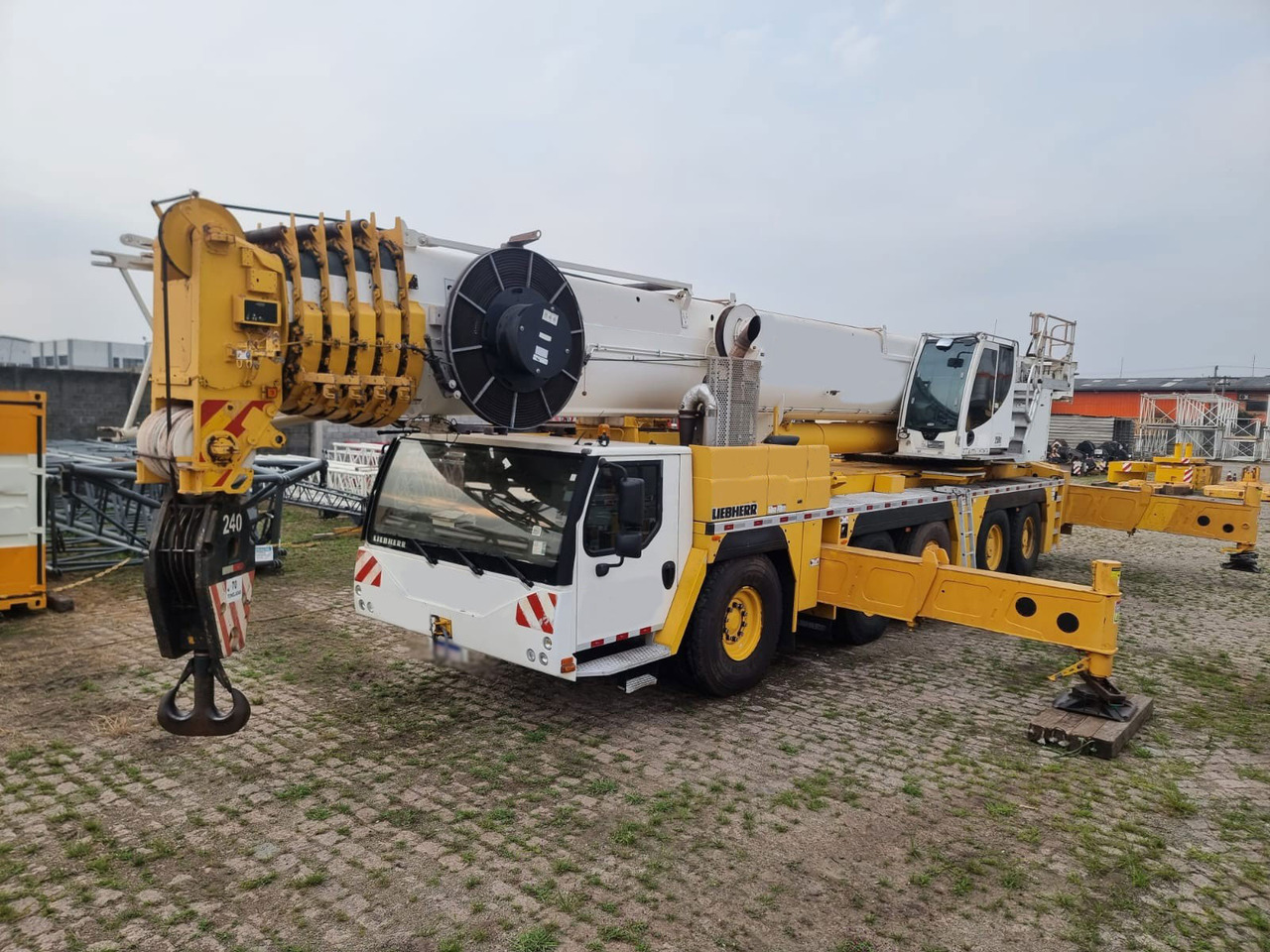 Liebherr LTM 1250-5.1 - Avtodvigalo: slika 2 Liebherr LTM 1250-5.1 - Avtodvigalo: slika 2