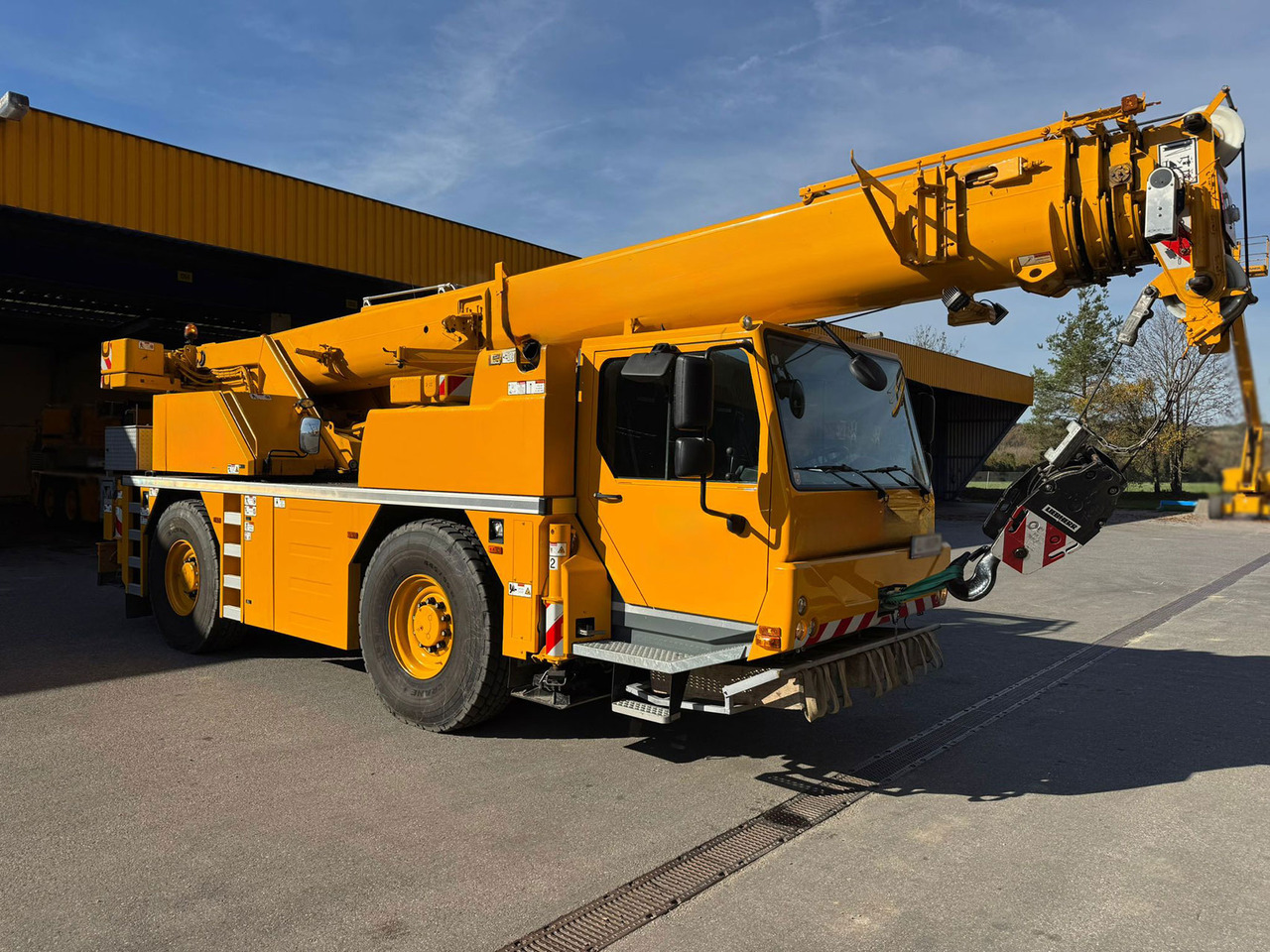 Liebherr LTM1030-2.1 - Avtodvigalo: slika 1 Liebherr LTM1030-2.1 - Avtodvigalo: slika 1
