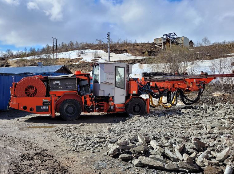Sandvik DD420-S60C - Usmerjevalni vrtalni stroj: slika 1 Sandvik DD420-S60C - Usmerjevalni vrtalni stroj: slika 1