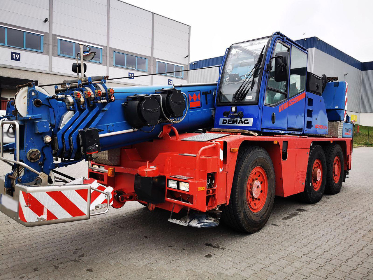 Terex Demag AC 40 City - Avtodvigalo: slika 1 Terex Demag AC 40 City - Avtodvigalo: slika 1