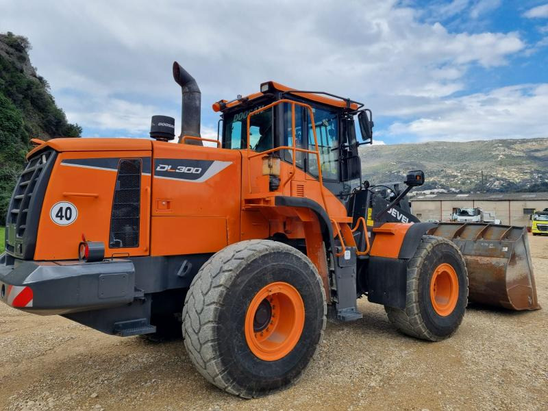 Doosan DL300 - Kolesni nakladalec: slika 2 Doosan DL300 - Kolesni nakladalec: slika 2