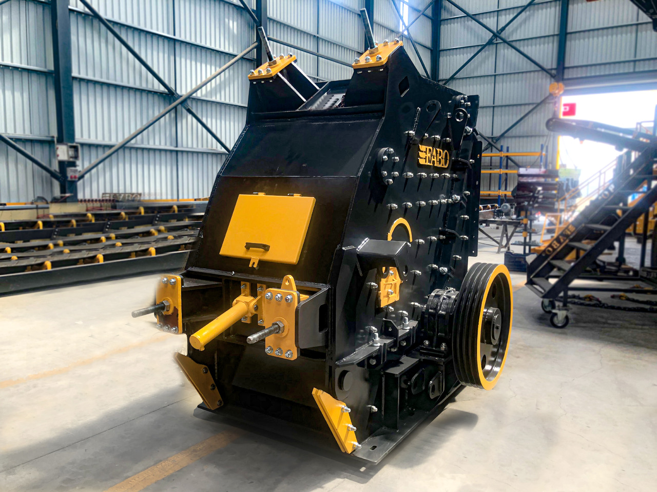 FABO impact crusher - Udarni drobilec: slika 2 FABO impact crusher - Udarni drobilec: slika 2