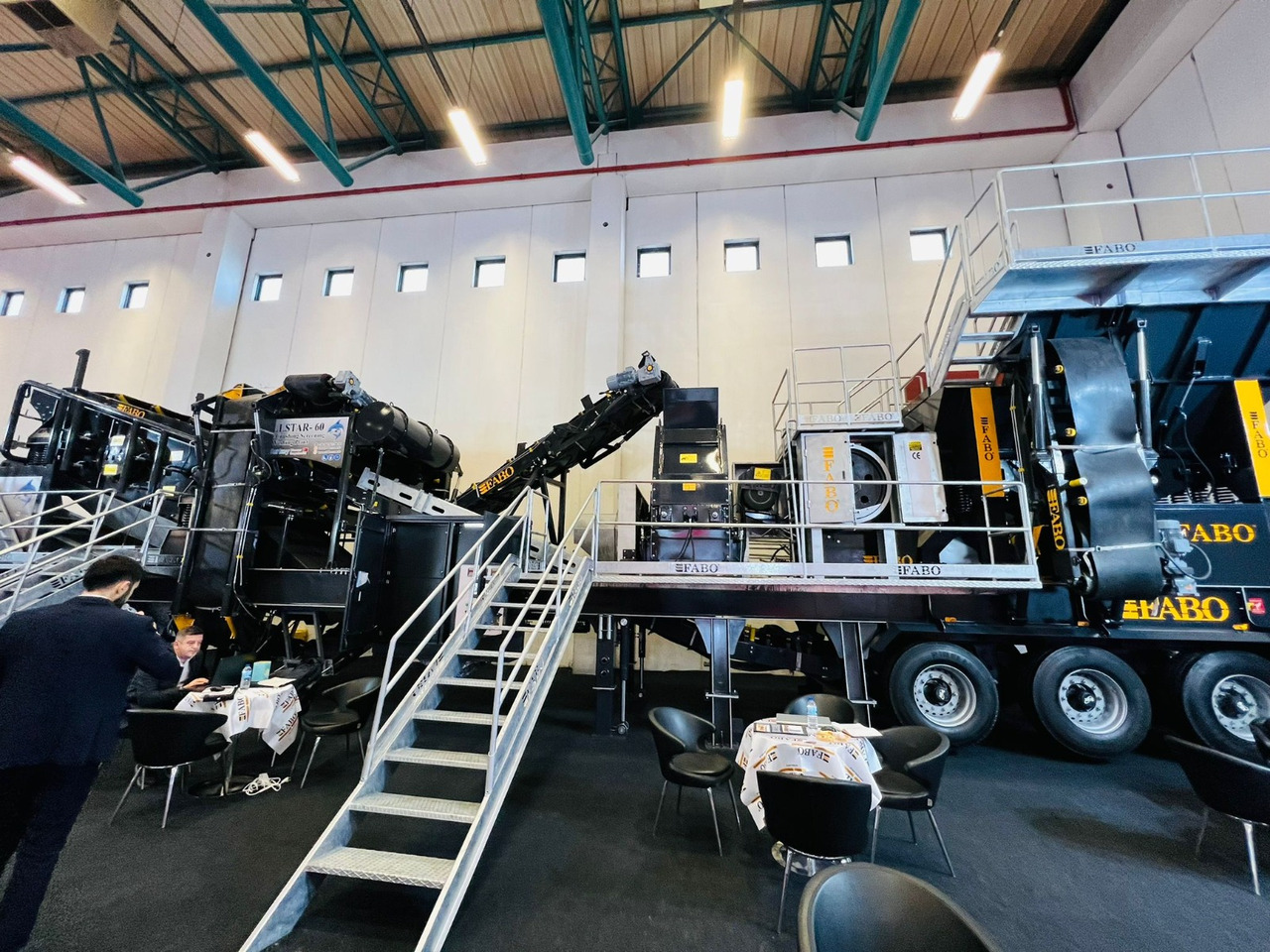 FABO mobile jaw crusher - Čeljustni drobilec: slika 3 FABO mobile jaw crusher - Čeljustni drobilec: slika 3