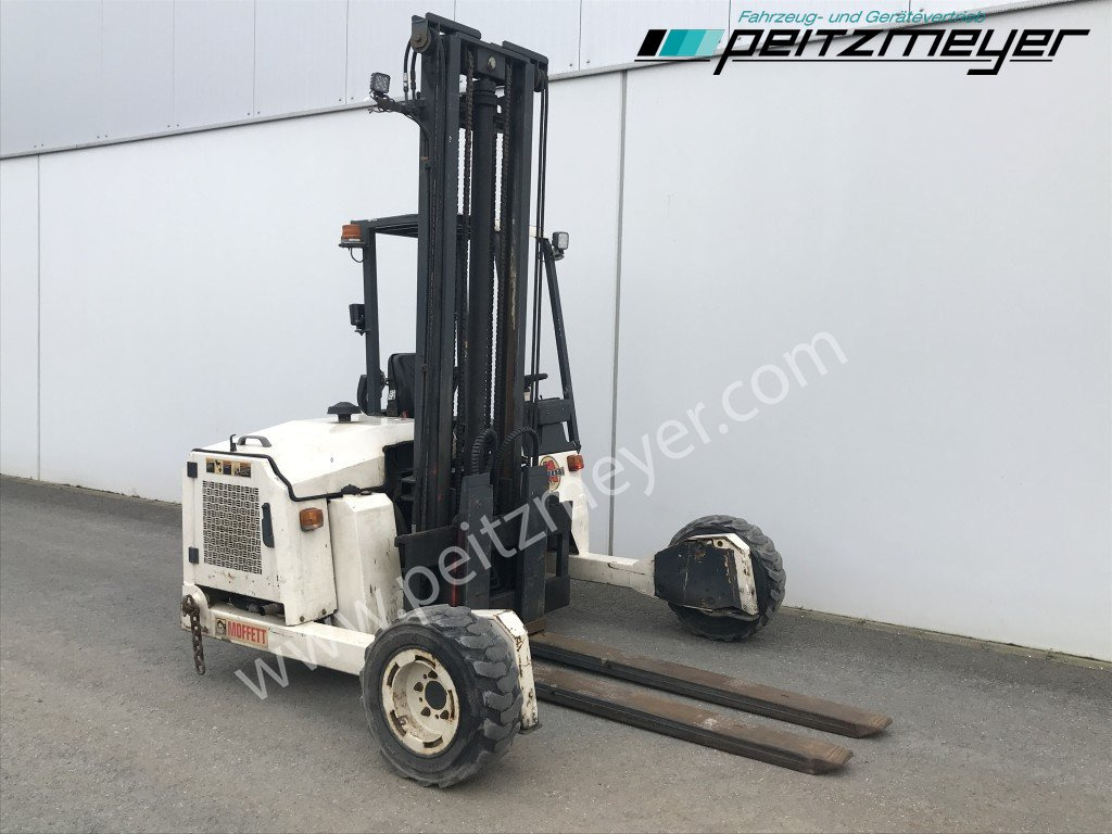 Moffett Mitnahmestapler M 2003 STM Allrad - Oprtni viličar: slika 2 Moffett Mitnahmestapler M 2003 STM Allrad - Oprtni viličar: slika 2