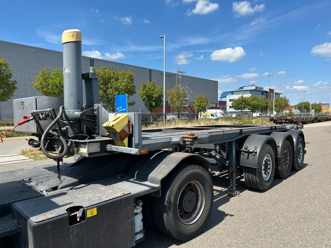 Mafa 20 ft tipping chassis / disc brakes / lifting axle / alcoa wheels / - Kontejnerska polprikolica/ Polprikolica z zamenljivim tovoriščem: slika 1 Mafa 20 ft tipping chassis / disc brakes / lifting axle / alcoa wheels / - Kontejnerska polprikolica/ Polprikolica z zamenljivim tovoriščem: slika 1