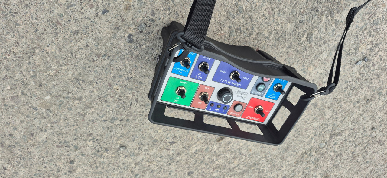 Mega NEW Megaliftt Sideloader / 35 tons lift capacity /20-40-45 HC/ Diesel engine / Gooseneck-extendable - Kontejnerska polprikolica/ Polprikolica z zamenljivim tovoriščem: slika 5 Mega NEW Megaliftt Sideloader / 35 tons lift capacity /20-40-45 HC/ Diesel engine / Gooseneck-extendable - Kontejnerska polprikolica/ Polprikolica z zamenljivim tovoriščem: slika 5