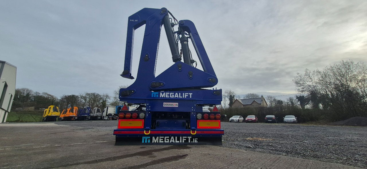 Mega NEW Megaliftt Sideloader / 35 tons lift capacity /20-40-45 HC/ Diesel engine / Gooseneck-extendable - Kontejnerska polprikolica/ Polprikolica z zamenljivim tovoriščem: slika 4 Mega NEW Megaliftt Sideloader / 35 tons lift capacity /20-40-45 HC/ Diesel engine / Gooseneck-extendable - Kontejnerska polprikolica/ Polprikolica z zamenljivim tovoriščem: slika 4