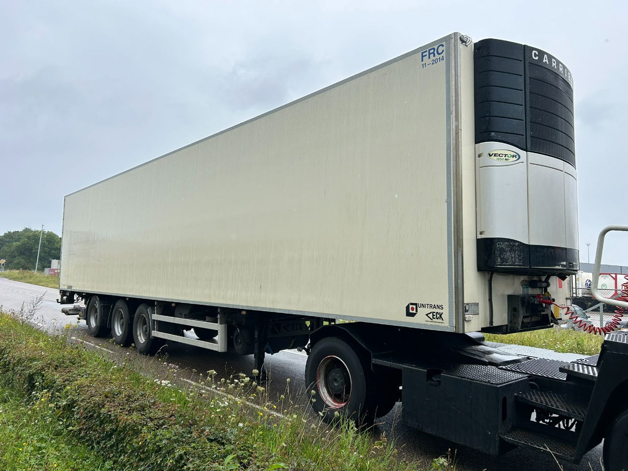 Van Eck Caurrier Vector 1850 / Steering axle / 1340 X 250 B X 265 H - Polprikolica hladilnik: slika 1 Van Eck Caurrier Vector 1850 / Steering axle / 1340 X 250 B X 265 H - Polprikolica hladilnik: slika 1
