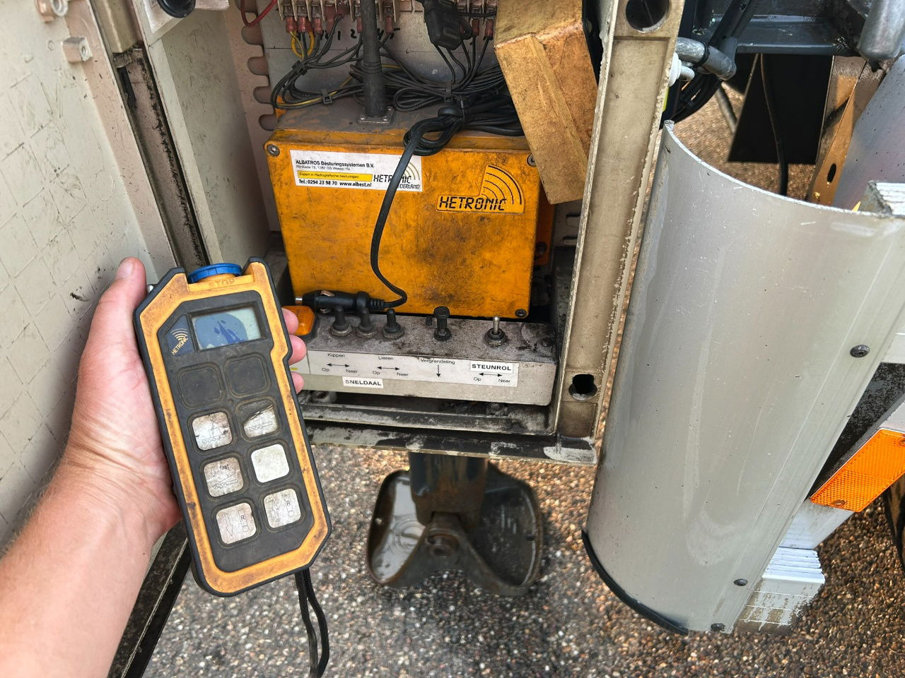 Van Hool Cable system 90 tipping / disc brakes bpw / lifting axle / remote control - Kontejnerska polprikolica/ Polprikolica z zamenljivim tovoriščem: slika 5 Van Hool Cable system 90 tipping / disc brakes bpw / lifting axle / remote control - Kontejnerska polprikolica/ Polprikolica z zamenljivim tovoriščem: slika 5