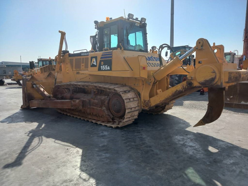 Komatsu D155-6R (4 pieces available in Abu Dhabi) - Buldožer: slika 2 Komatsu D155-6R (4 pieces available in Abu Dhabi) - Buldožer: slika 2