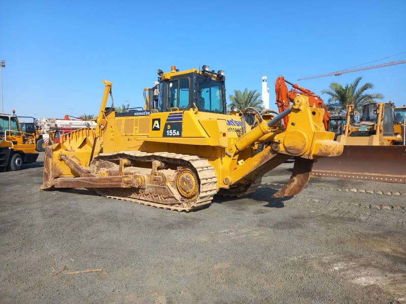 Komatsu D155A-6R (4 pcs available in Abu Dhabi) - Buldožer: slika 2 Komatsu D155A-6R (4 pcs available in Abu Dhabi) - Buldožer: slika 2