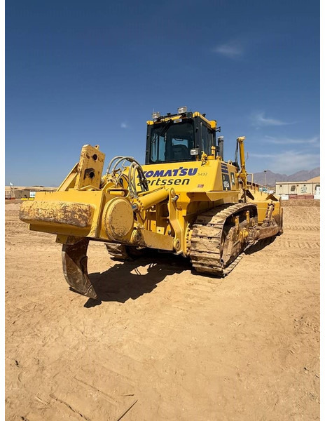 Komatsu D155A-6R (4 pieces available in Abu Dhabi) - Buldožer: slika 4 Komatsu D155A-6R (4 pieces available in Abu Dhabi) - Buldožer: slika 4