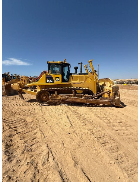 Komatsu D155A-6R (4 pieces available in Abu Dhabi) - Buldožer: slika 2 Komatsu D155A-6R (4 pieces available in Abu Dhabi) - Buldožer: slika 2